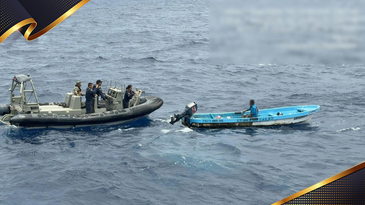 Rescatan con vida a pescador tras ocho días a la deriva en Oaxaca.