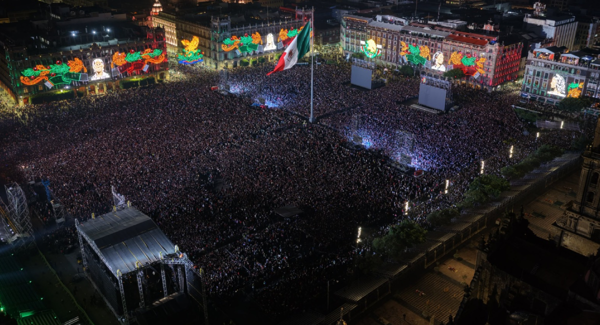 Más de 300 mil personas presenciaron el Grito de Independencia en el Zócalo