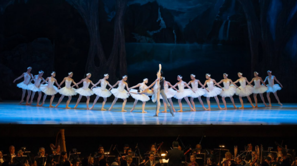 CND lleva ‘Lago de los cisnes’ al Auditorio Nacional de la Ciudad de México