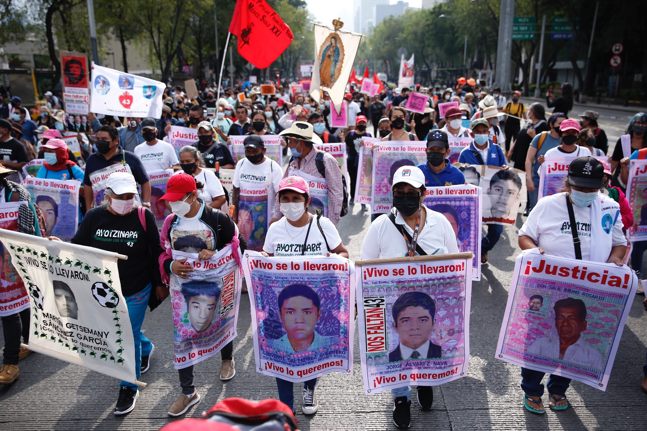 Marcha en CDMX por 12 años de desaparición de 43 normalistas de Ayotzinapa