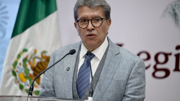 Ricardo Monreal pide esperar el Paquete Económico 2027 antes de hablar de aumento al IEPS