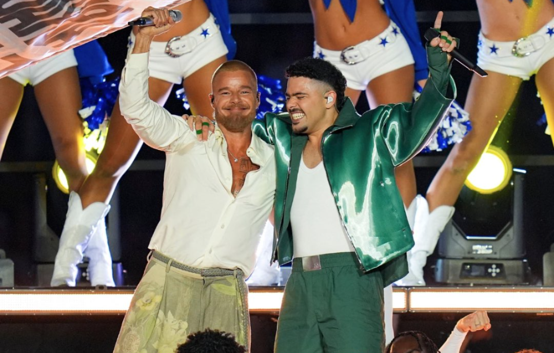 Ricky Martin estrena ‘Pikito Pikito’ durante show de medio tiempo en juego de la NFL en Brasil.