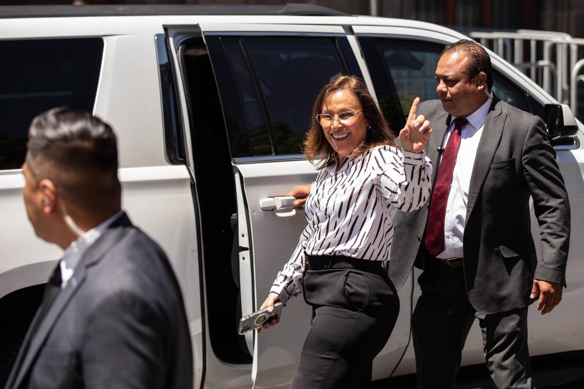 Gobernadora de Veracruz, Rocío Nahle, rechaza tener cuentas bancarias en Estados Unidos.