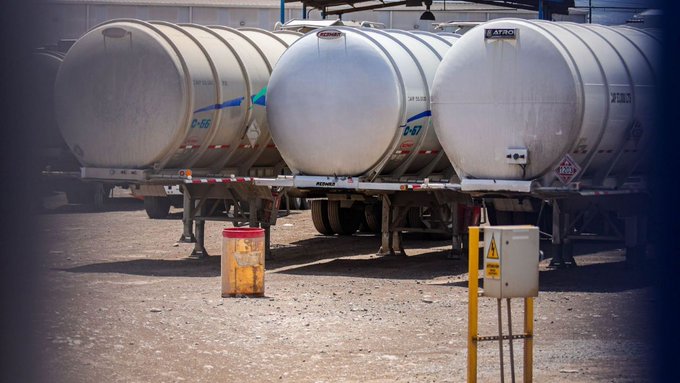 El SAT rastreará cada litro de gasolina para combatir el huachicol fiscal en 2027.