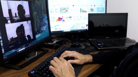 Iniciativa en CDMX propone desconexión laboral contra el estrés burocrático