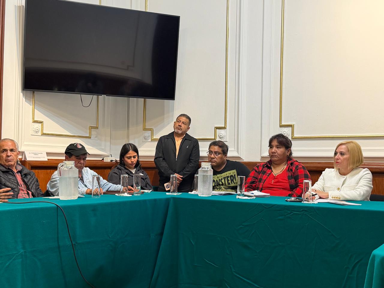 Piden trabajadores del Gobierno capitalino pago de 7 mil laudos laborales