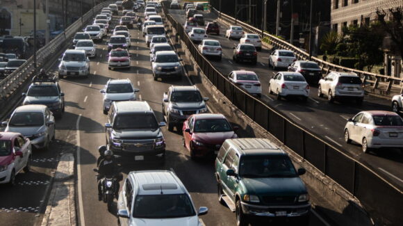 CDMX: Pierden capitalinos hasta siete días al año en el tráfico, según índice global