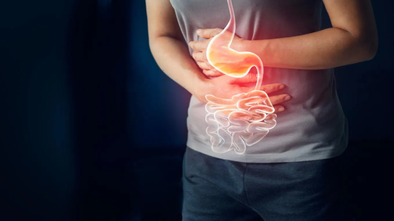 Cáncer de estómago: Qué síntomas digestivos pueden confundirse con gastritis, reflujo o indigestión