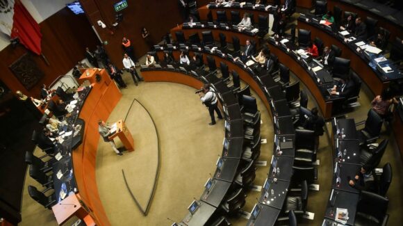 Senado aprueba en lo general reforma para exigir nacionalidad mexicana única a aspirantes a la presidencia y gubernaturas