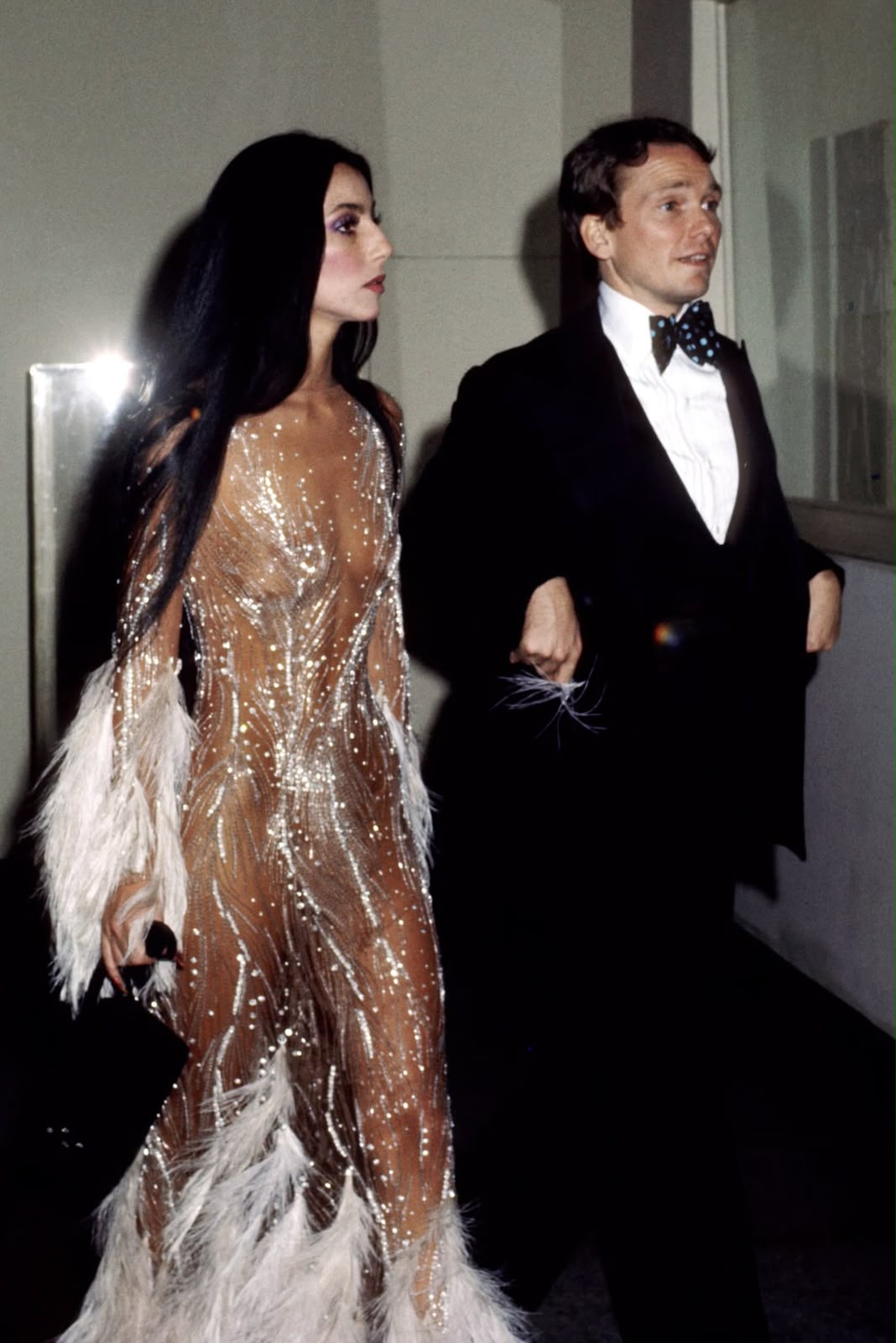 Muere Bob Mackie, el diseñador que hizo del exceso un arte