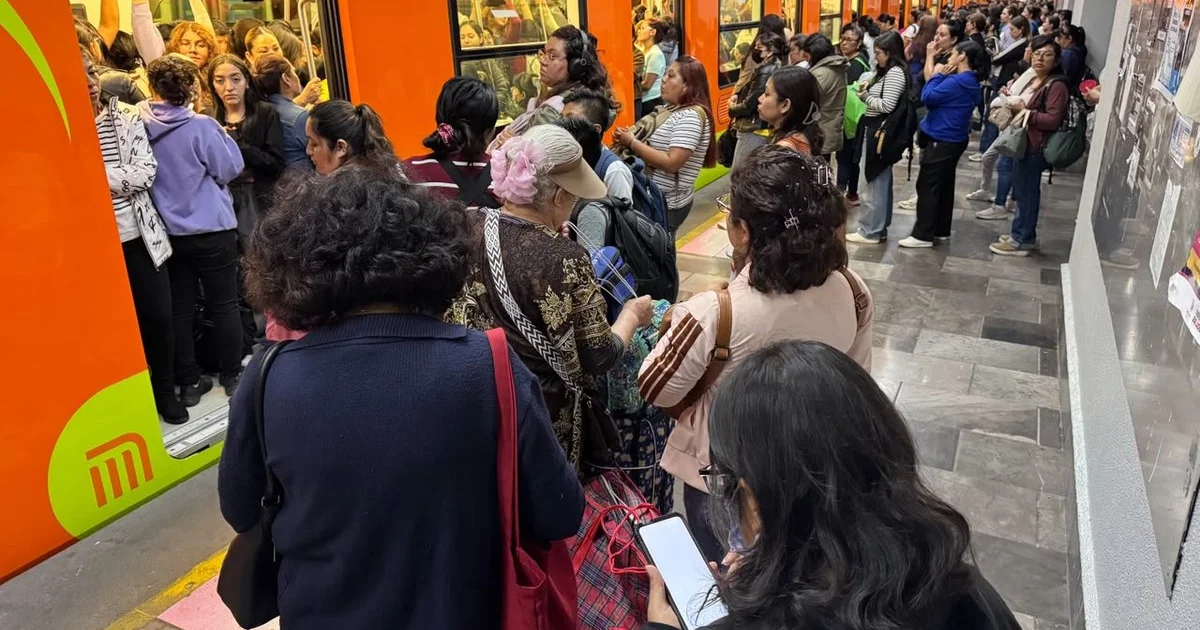 Falla en fibra óptica de la Línea 12 del Metro provoca marcha lenta y esperas de hasta una hora