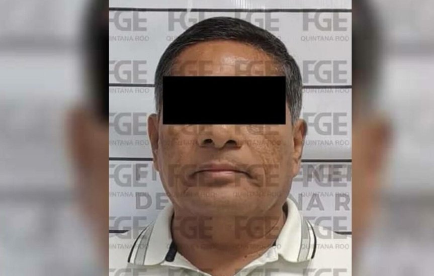 Detienen a Gilberto ‘N’, alcalde de Puerto Aventuras, por presunta extorsión a comerciantes.