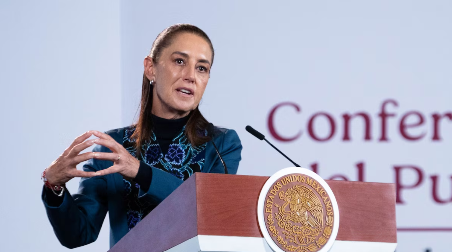 Sheinbaum respalda a Tatiana Clouthier y Clara Luz Flores