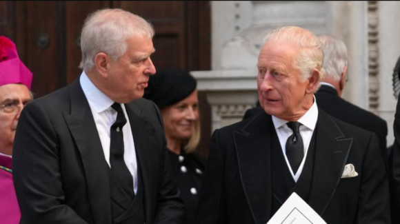 El rey Carlos III prohíbe al expríncipe Andrés Mountbatten-Windsor usar su dinero para financiar batalla legal