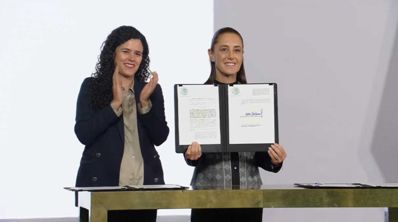 Sheinbaum firma decreto para que ningún presidente o gobernador tenga doble nacionalidad