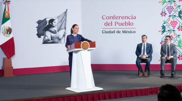 Sheinbaum alerta a estados del Pacífico por avance del huracán ‘Simón’; prevén impacto en Sinaloa