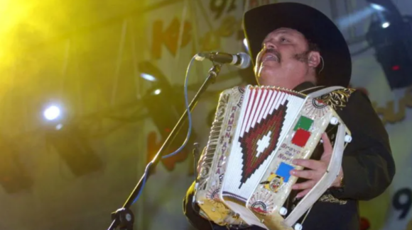 Ramón Ayala es hospitalizado de emergencia tras sufrir una caída