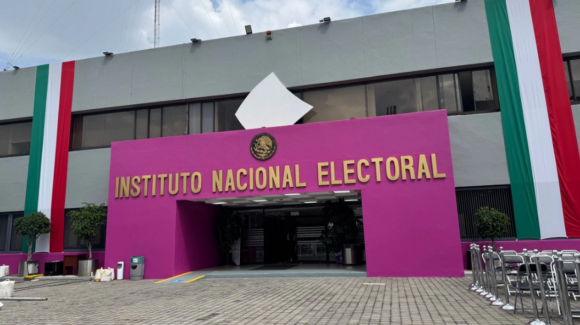 INE lanza aplicación para que mexicanos en el extranjero se registren para votar en 2027