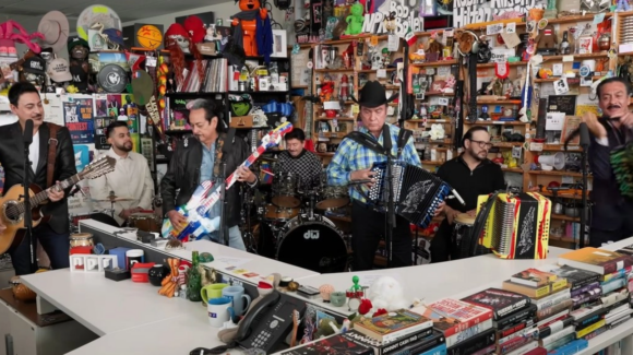 Los Tigres del Norte conquistan Tiny Desk con canciones sobre migración e identidad mexicana