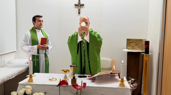 El Vaticano comparte las primeras imágenes del Papa León XIV tras su operación e informa sobre su estado de salud