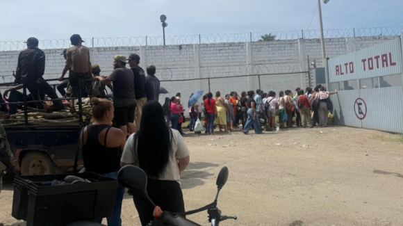 Trasladan a 49 reos de Sinaloa a penal federal de Chiapas tras violencia registrada en ‘El Castillo’, Mazatlán