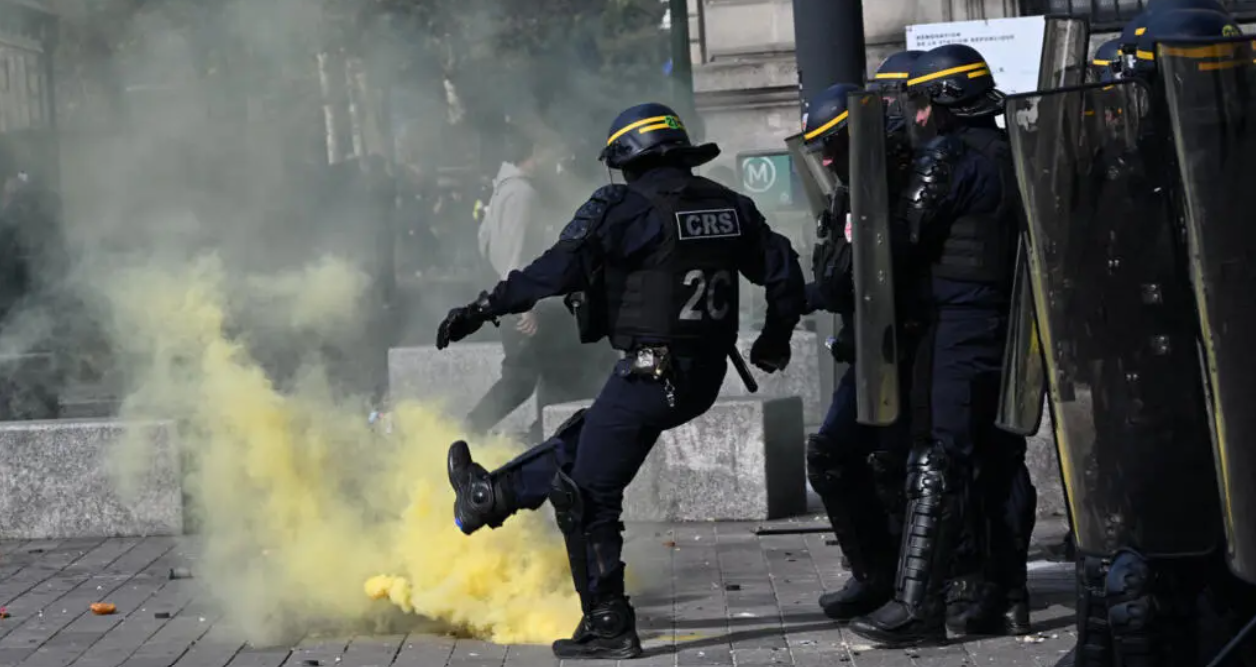 Gas lacrimógeno y enfrentamientos sacuden Marsella en las protestas por costo de la vida
