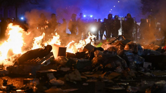 Macron reconoce fallos policiales tras los disturbios en Francia y rechaza renuncia del ministro del Interior