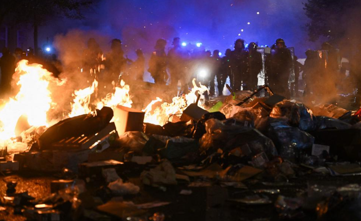 Macron reconoce fallos policiales tras los disturbios en Francia y rechaza renuncia del ministro del Interior