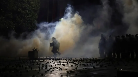 Albania cumple una semana de protestas con 310 heridos  y más de 100 detenidos