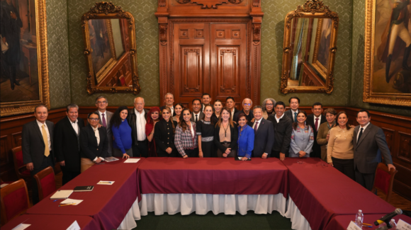 Sheinbaum acuerda agilizar trámites de vivienda con gobernadores y presidentes municipales