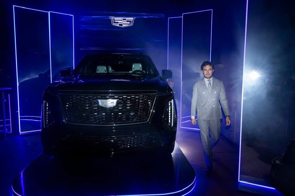 Cadillac lanza en México una Escalade-V edición especial de ‘Checo’ Pérez; solo habrá 11 unidades.