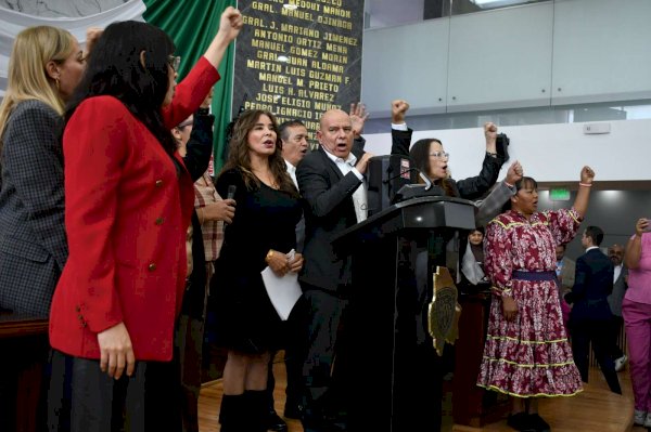 Congreso de Chihuahua suspende sesión tras petición de Morena para que Maru Campos comparezca por detención de exfiscal.