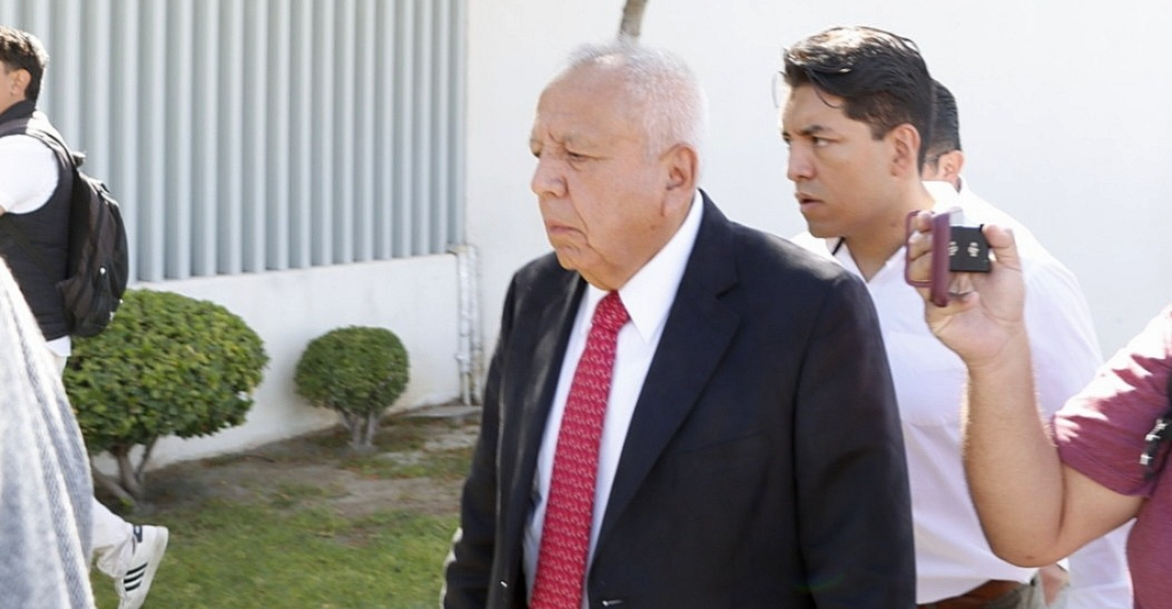 Juez cierra proceso penal contra Francisco Garduño por incendio en estación migratoria de Ciudad Juárez.