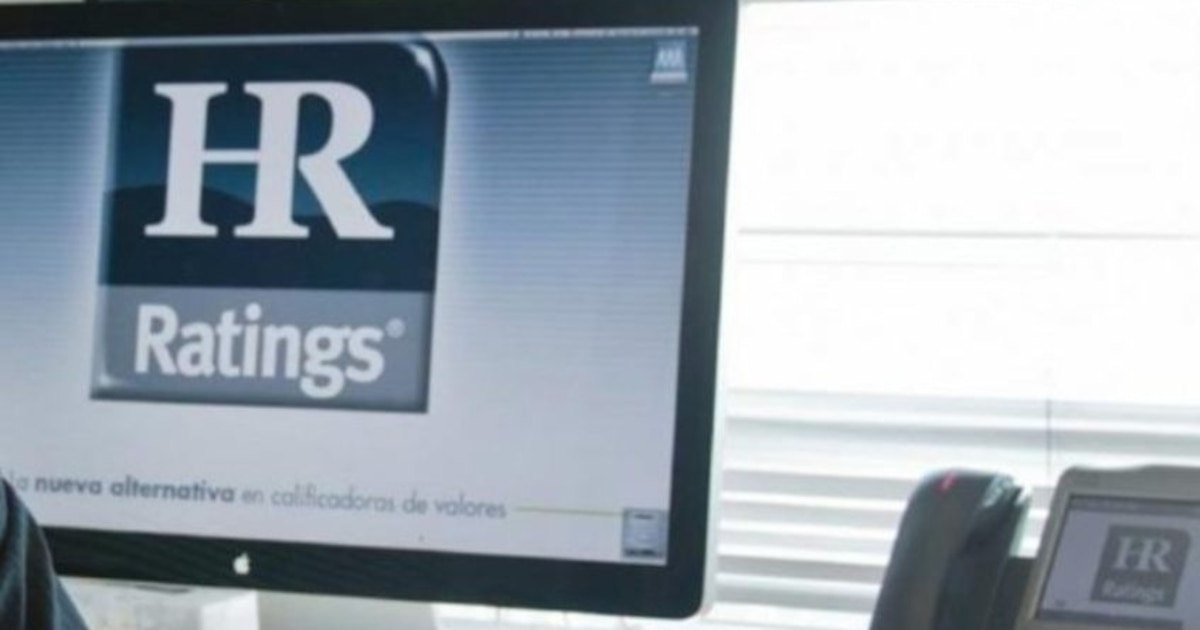 HR Ratings recorta calificación de deuda de largo plazo de México por presiones fiscales y bajo crecimiento.
