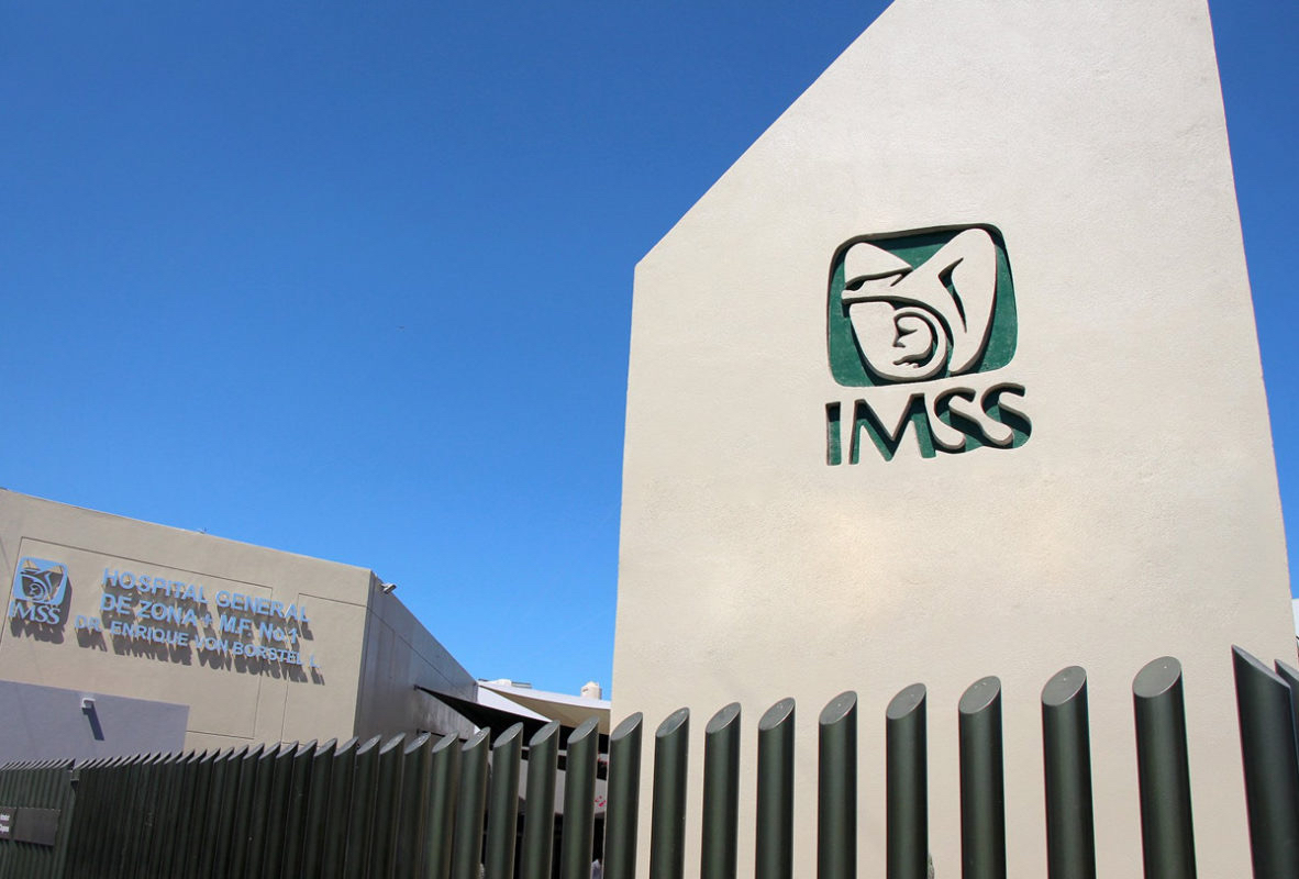 IMSS hará consulta el 14 de octubre tras protestas por aumento salarial de 6.8% del personal de salud.