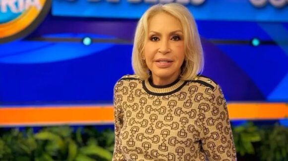 Laura Bozzo reaparece en redes tras cirugía de emergencia en Acapulco: “De esta momia no se libran”