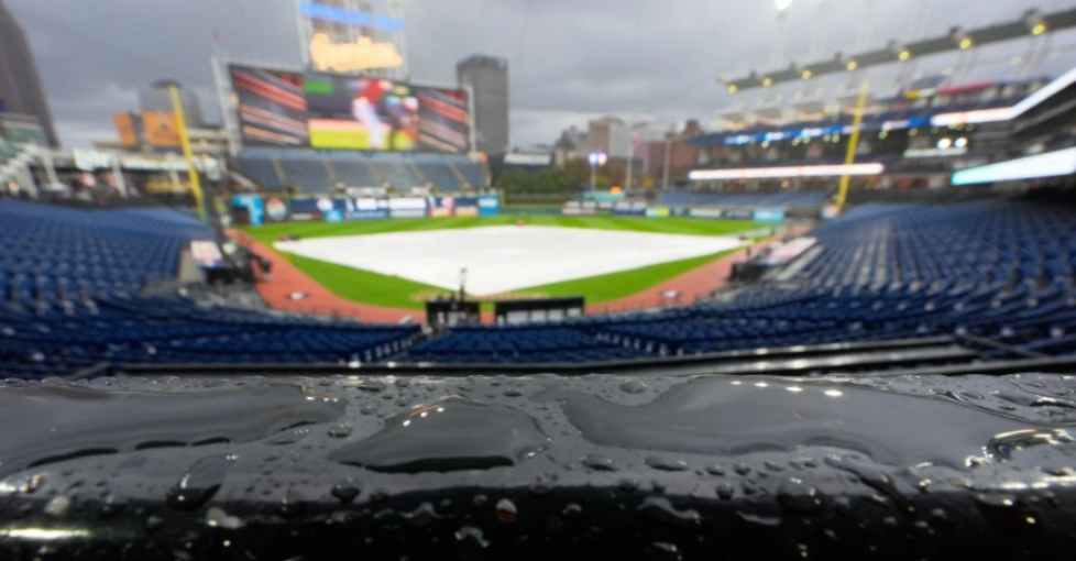 MLB: Posponen por lluvia el cuarto juego de la Serie de Campeonato Rays-Guardianes; se jugará el sábado.