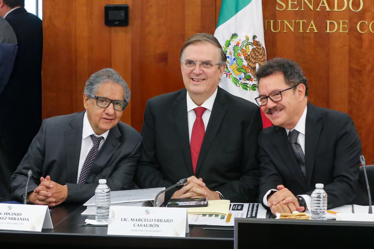 Ebrard reconoce que el T-MEC estuvo en riesgo y alerta por sectores automotriz, acero y aluminio.