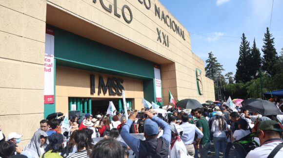 “No hay manera de que ganen esa encuesta”: enfermero del IMSS en la CDMX sobre consulta salarial de este miércoles