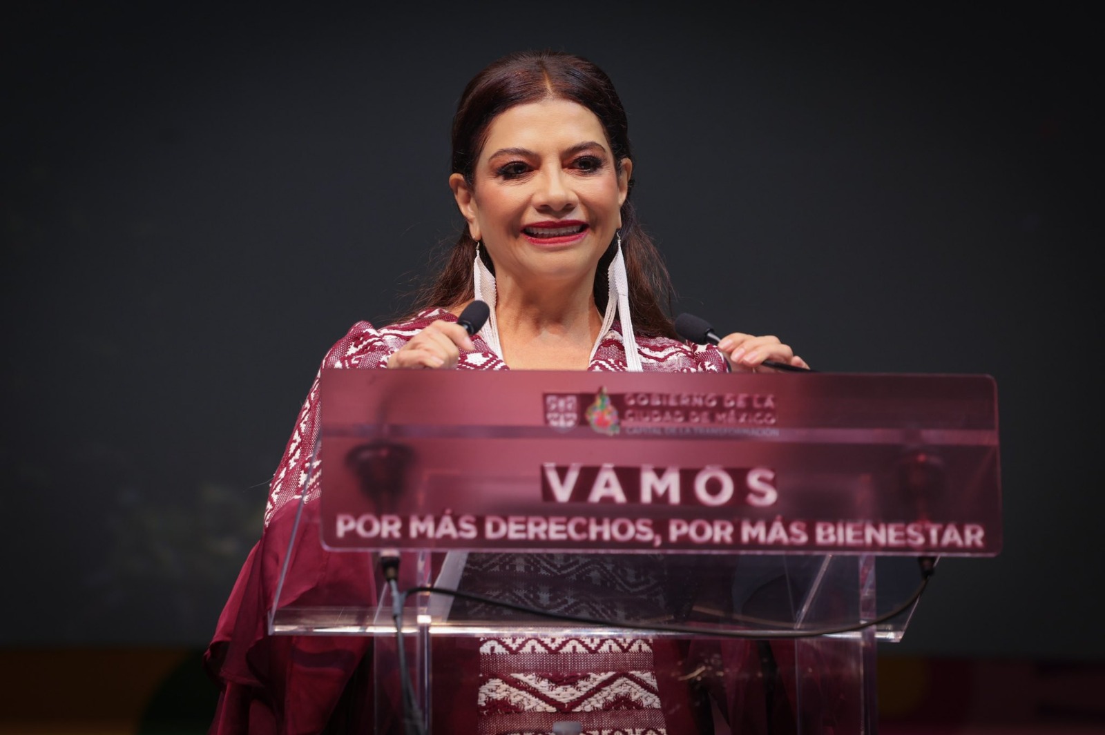 Rinde Brugada informe sobre segundo año de gobierno