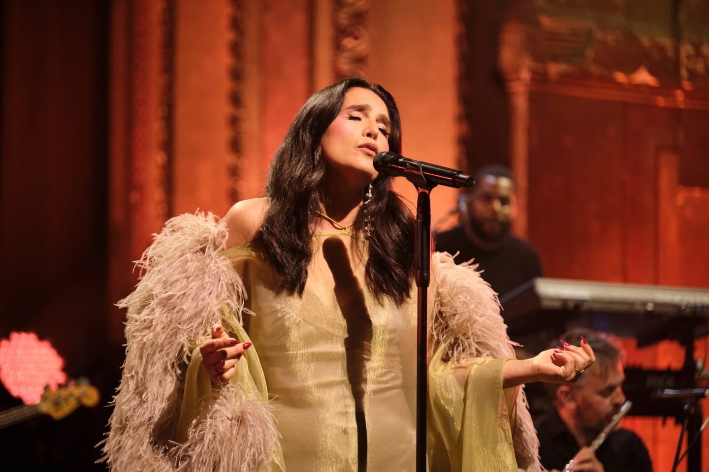 Jessie Ware promete florecer la noche disco en CDMX