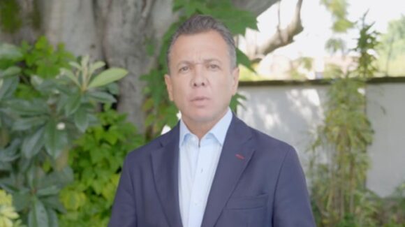 Pablo Lemus reconoce excesos policiales en Casa Jalisco durante protestas y ordena investigar a los responsables