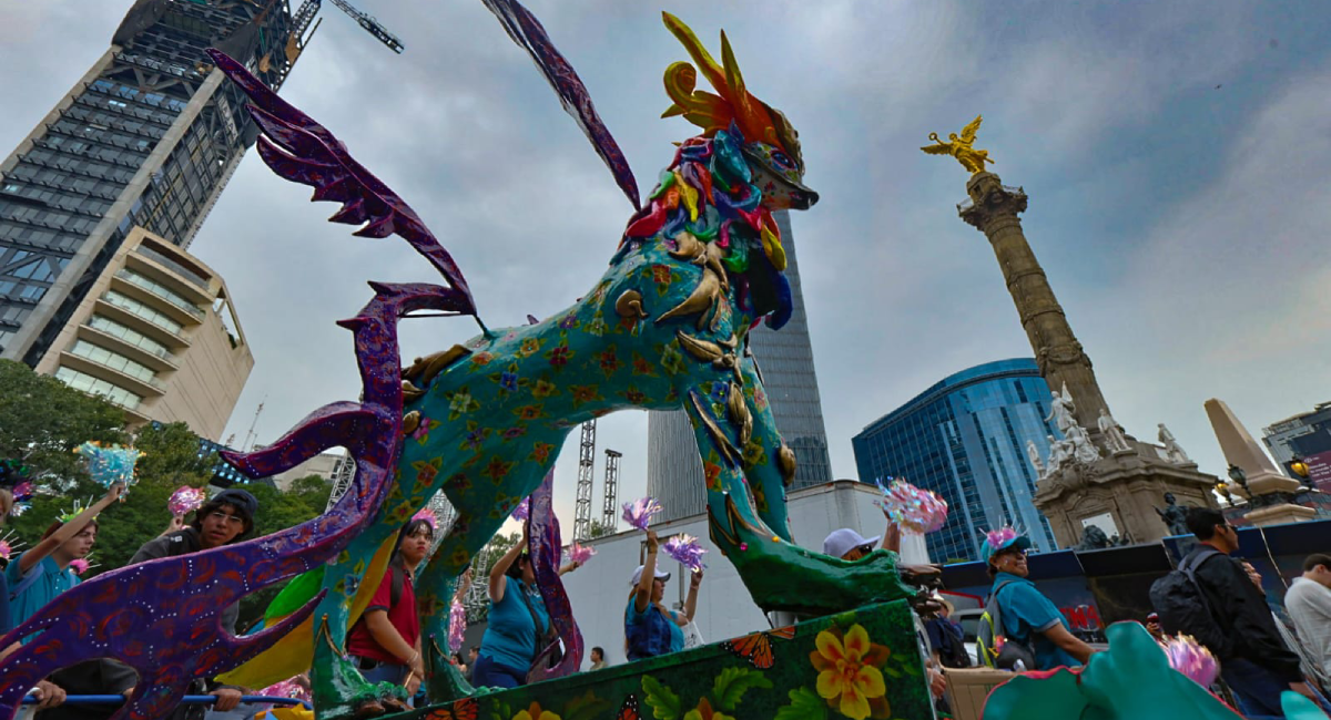Toman alebrijes monumentales las calles de la Ciudad de México