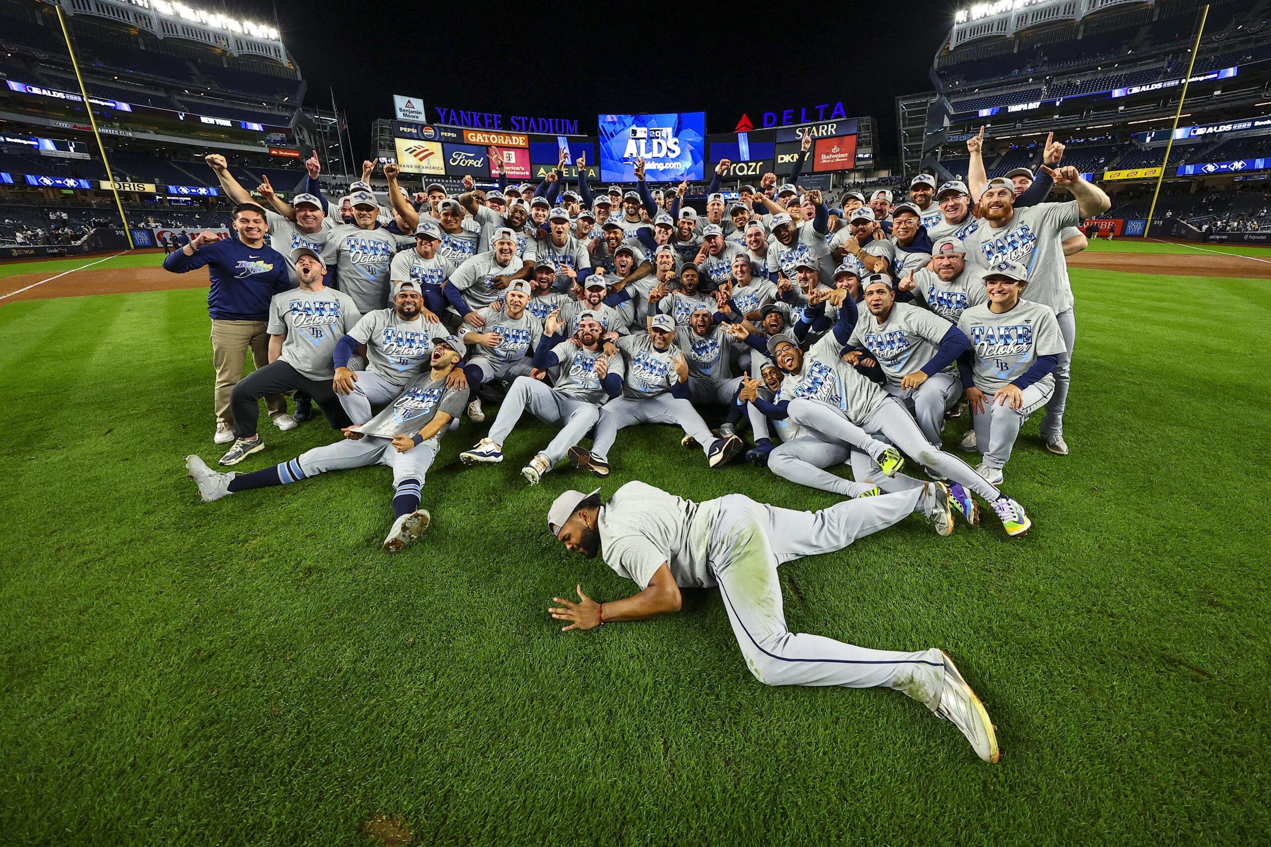 Rays eliminan a Yankees y avanzan a la Serie de Campeonato de la Liga Americana de la MLB.