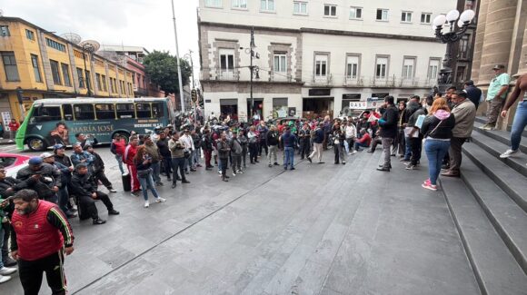 Congreso de la CDMX abre debate sobre motos de pasajeros