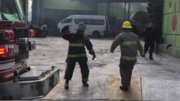 Ciudad de México: Explotan dos pipas en Lomas Coacalco; hay tres lesionados