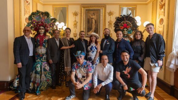 CDMX: Desfilan Catrinas Contemporáneas en Teatro de la Ciudad Esperanza Iris