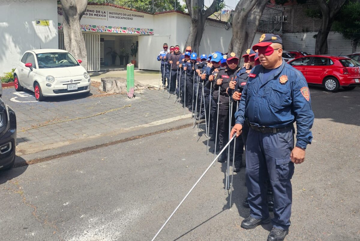 Capacitan a policías en atención a discapacitados
