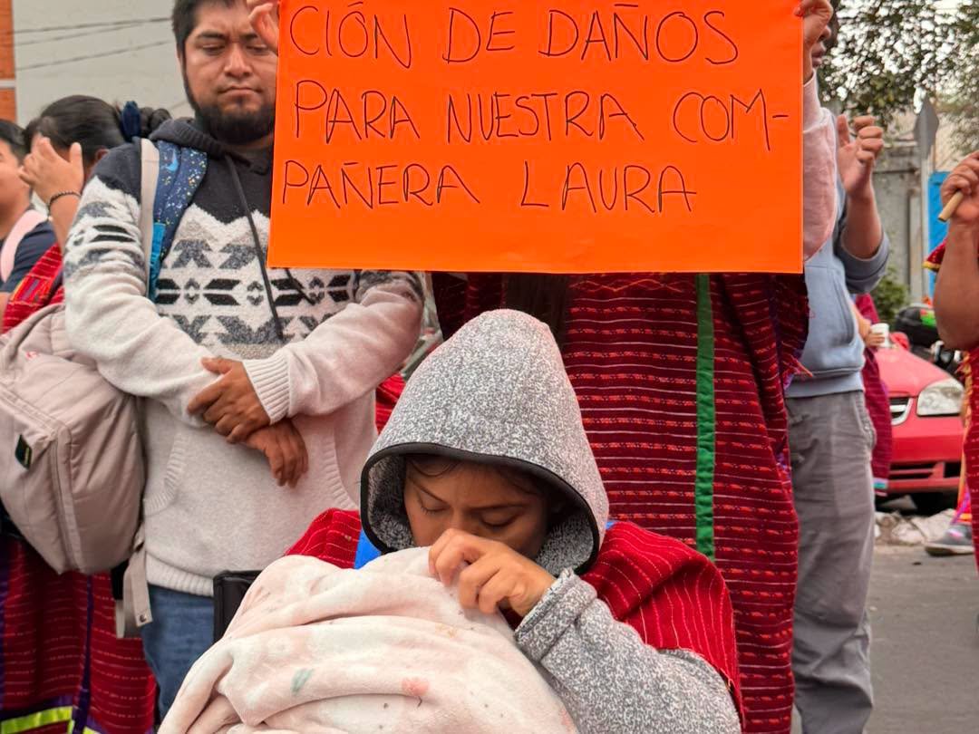 Devuelve FGJ-CDMX niña a mujer triqui al comprobar que era su mamá