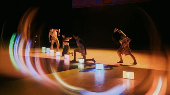 Hello World en la Ciudad de México: Cuando la danza se convierte en arte digital